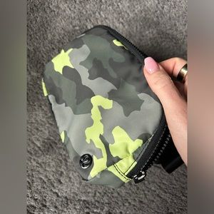 Lululemon Everywhere Belt Bag